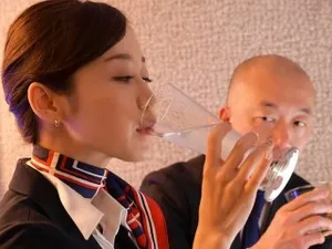 Cực phẩm quan hệ em đồng nghiệp dễ thương cả đêm sau khi trễ tàu về nhà